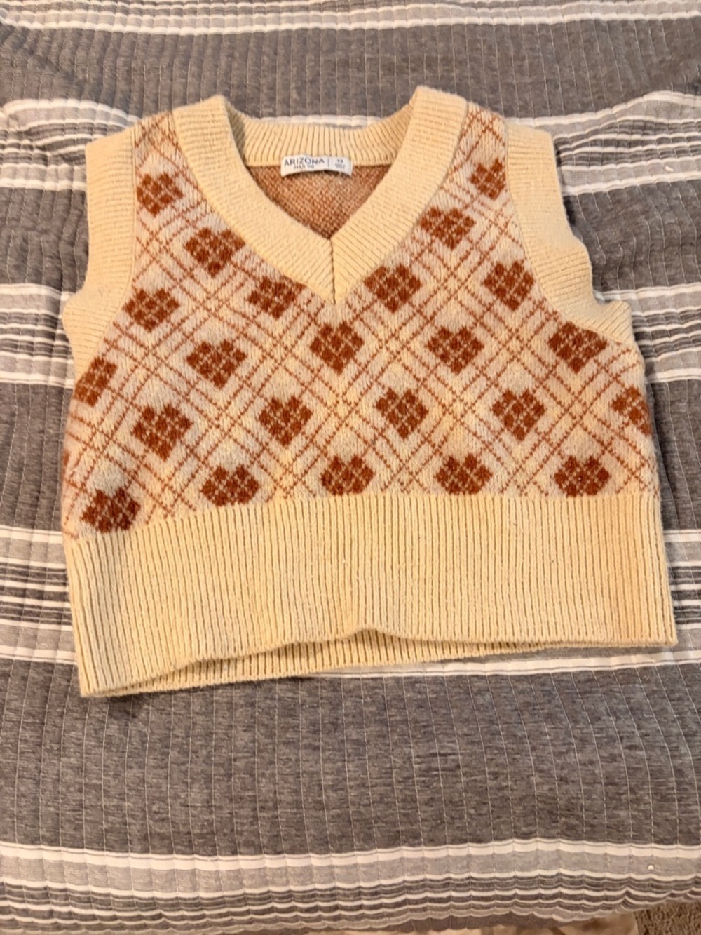 Arizona Jean Company Cream & Brown Heart Argyle V‑Neck Sweater Vest size XS
